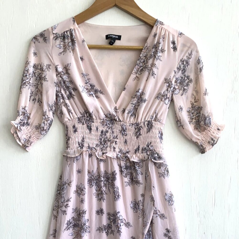 Women's EXPRESS Pink Chiffon Faux Wrap Maxi Dress Ruffles Smocked Size XS